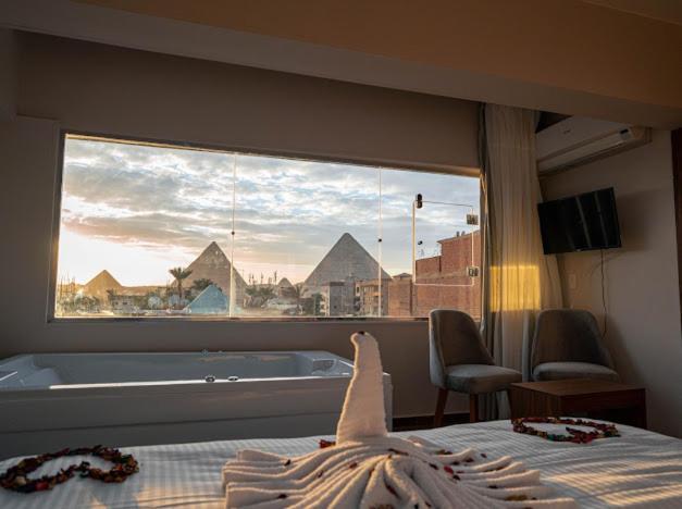 Tuya Pyramids Inn Kafret el-Gabal Esterno foto